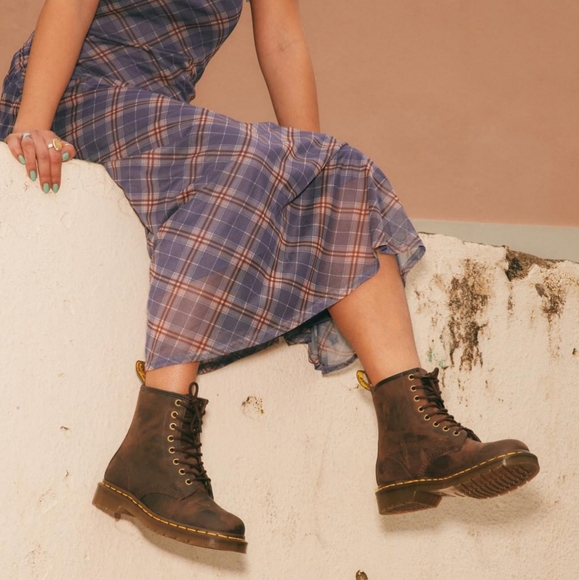 RARE Dr. Doc Martens JUSTYNA 10-Eye Crazy Horse Leather Boots Zipper 8 US Brown - Picture 13 of 16